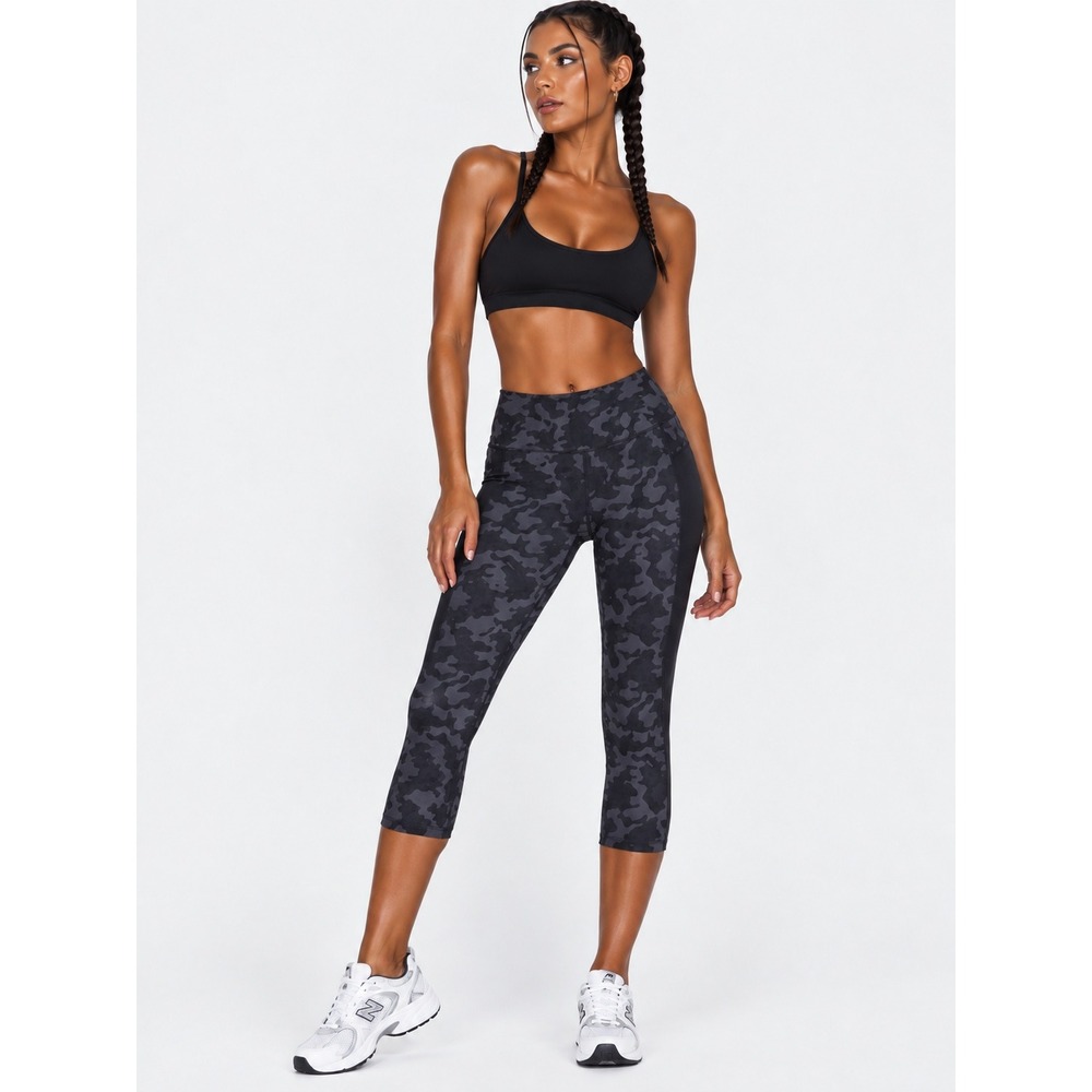 Handful Gray Camo High Rise Capri Activewear Leggings Pockets Size M